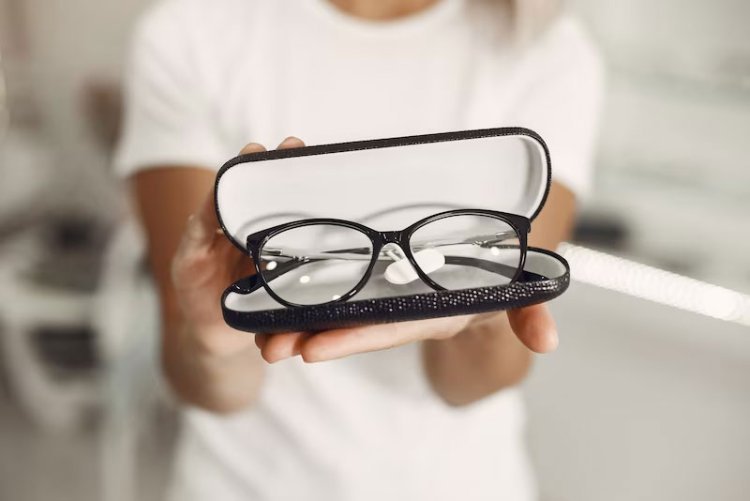 How glasses & contacts limit job performance and creativity