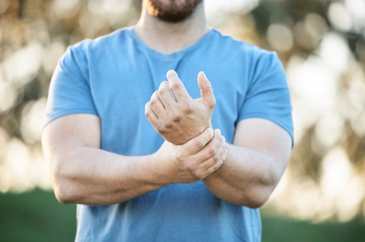 Relieving Wrist Pain: How Chiropractic Care Can Restore Mobility and Prevent Long-Term Issues